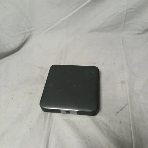 BLACK STREAMING/MEDIA BOX – MODEL UZW045-TT6 . NO CHARGER INCLUDED .
