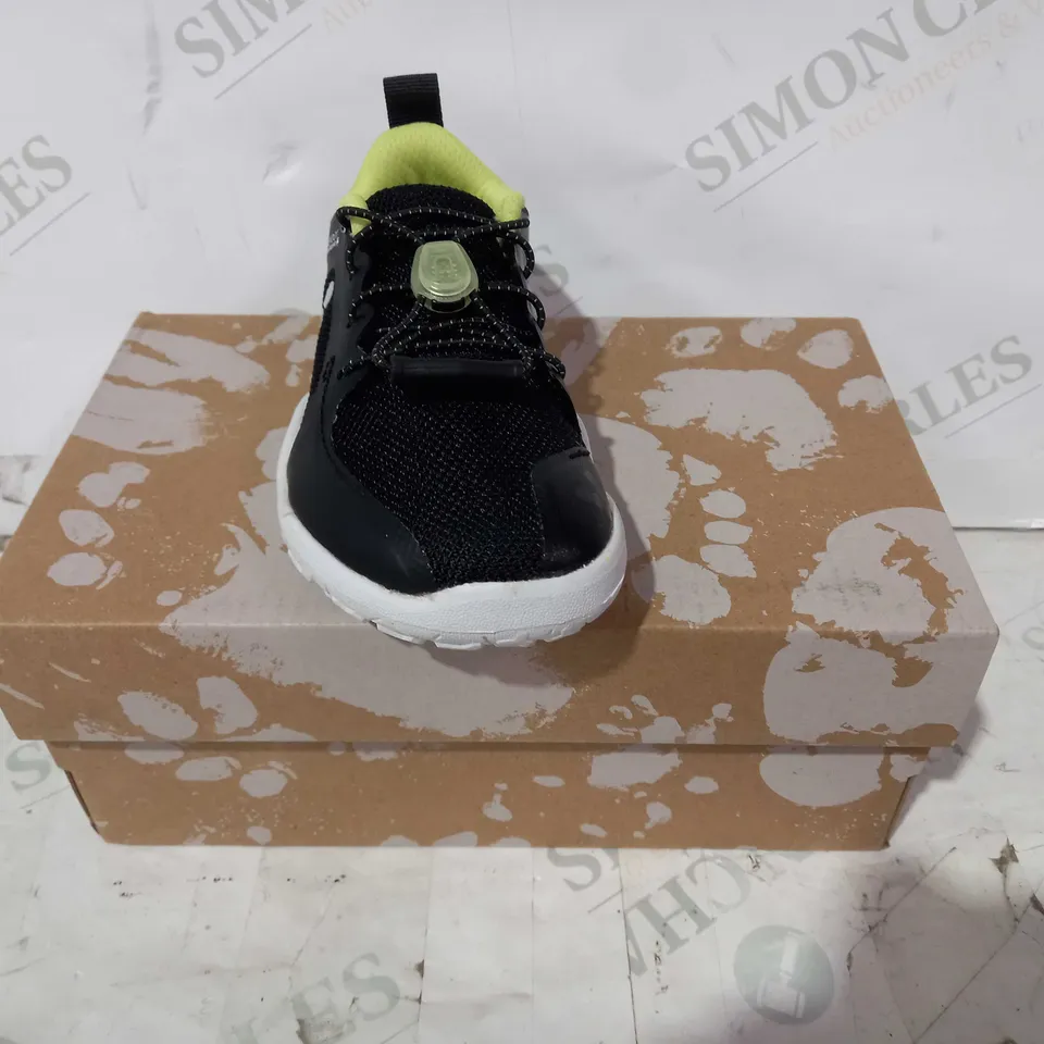 BOXED PAIR OF VIVO BAREFOOT PRIMUS TRAIL K SHOES IN OBSIDIAN/BIO LIME EU SIZE 25