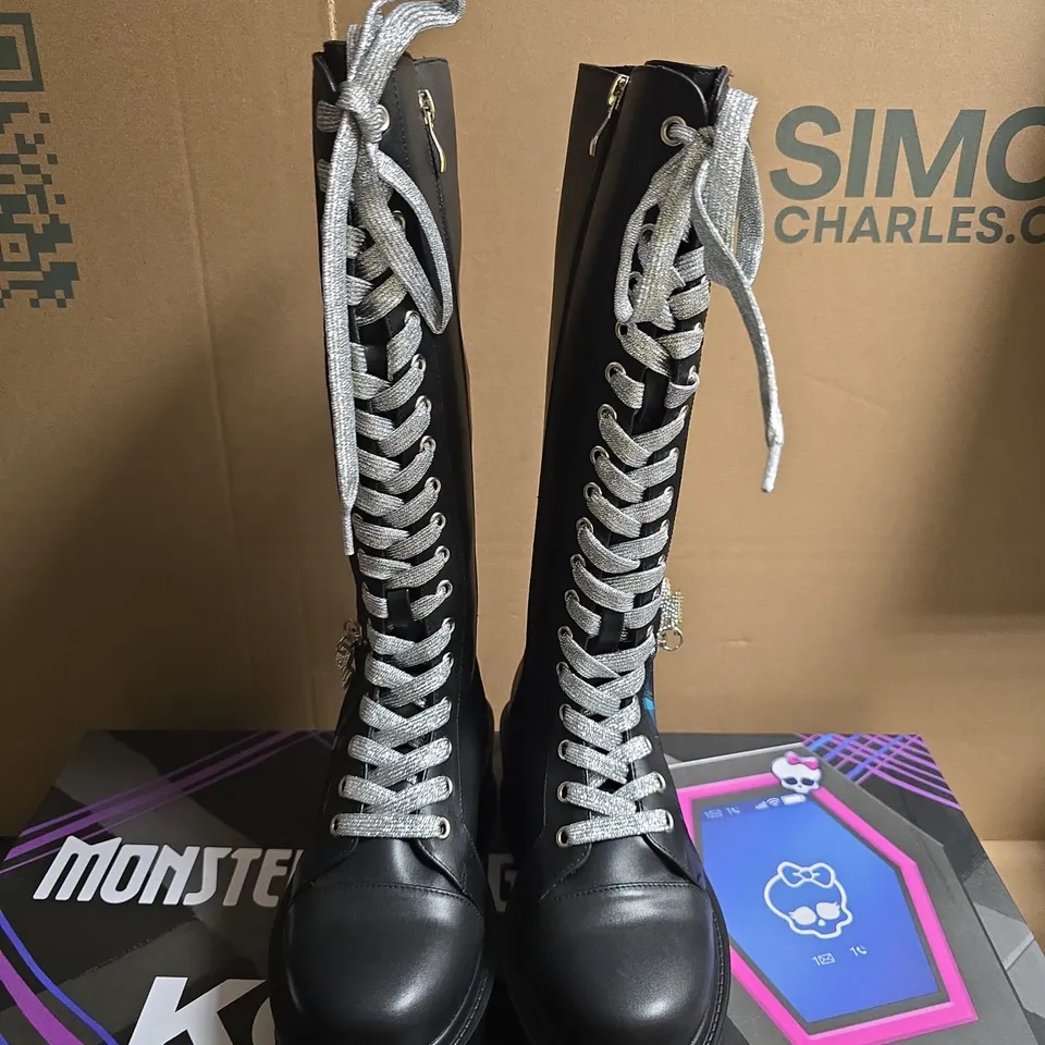 BOXED PAIR OF KOI X MONSTER HIGH FRANKIE STEIN FIRECRACKER LONG PLATFORM BOOTS - UK SIZE 3