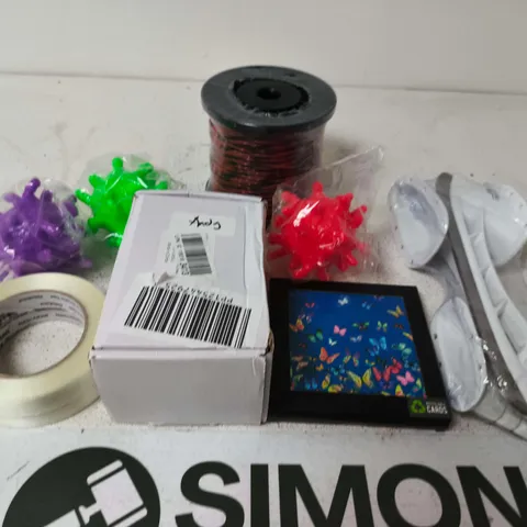 APPROXIMATELY 15 ASSORTED HOUSEHOLD PRODUCTS TO INCLUDE FIDGET TOYS , CARDS AND TRIMMER LINE