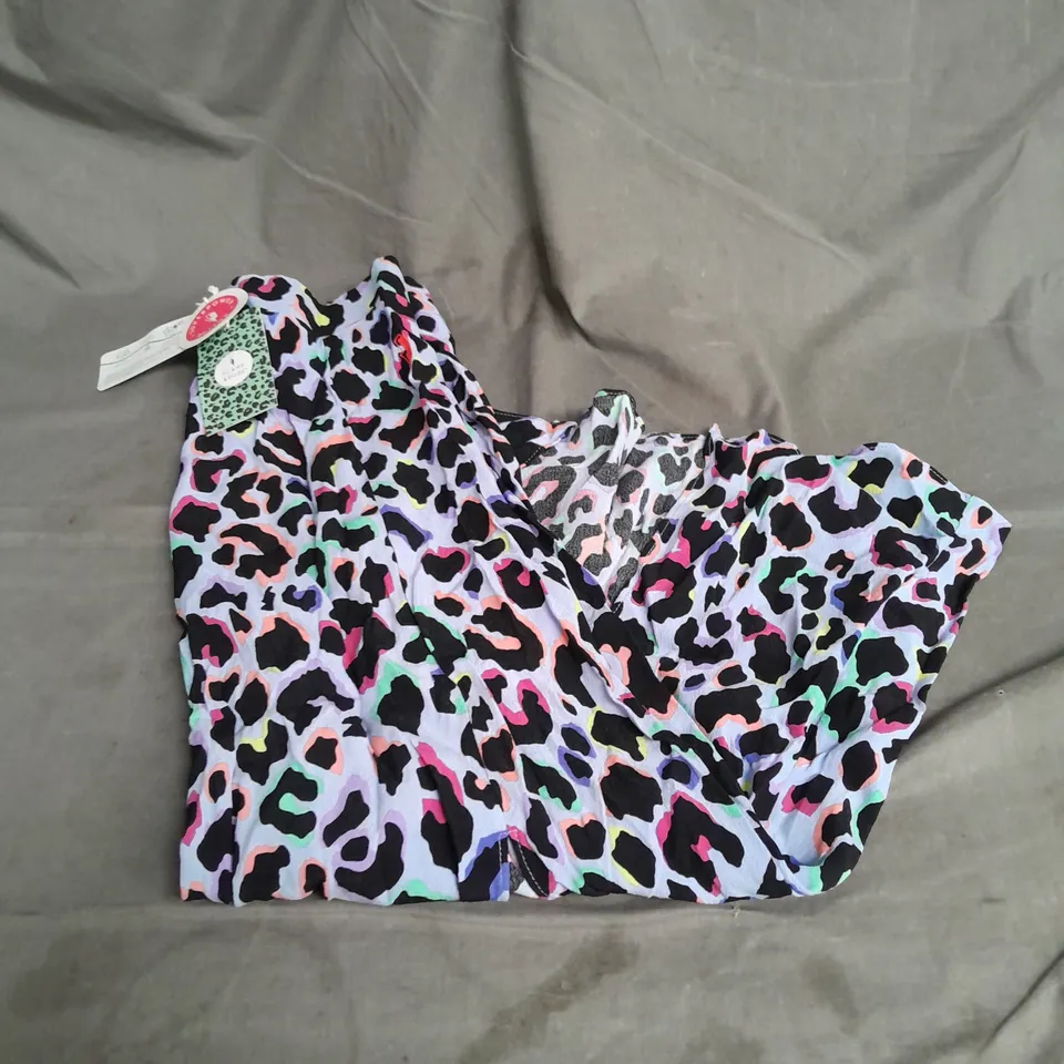 SCAMP & DUDE ADULTS SPLIT FRONT SKIRT IN LGHT BLUE WITH RAINBOW SHADOW LEOPARD SIZE 10