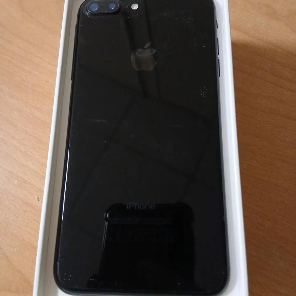 APPLE IPHONE 7 PLUS – BLACK – 128GB