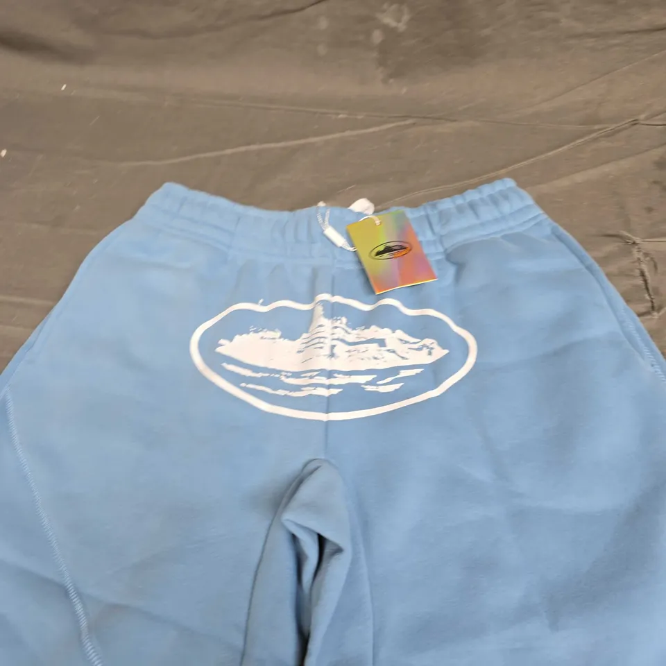 CORTEIZ FLEECED SHORTS - SIZE M 