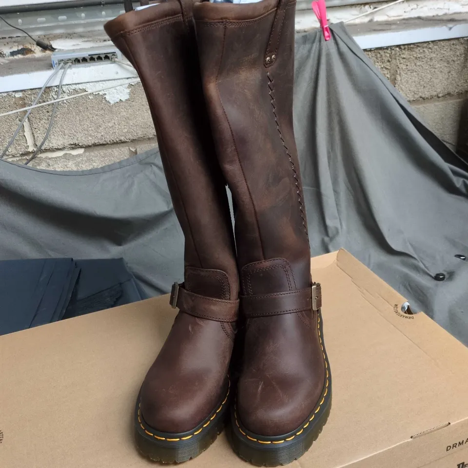 ANISTONE BKR DARK BROWN KNEE-HIGH BOOTS – CRAZY HORSE LEATHER UK 6½ (EU 40; US 7½)