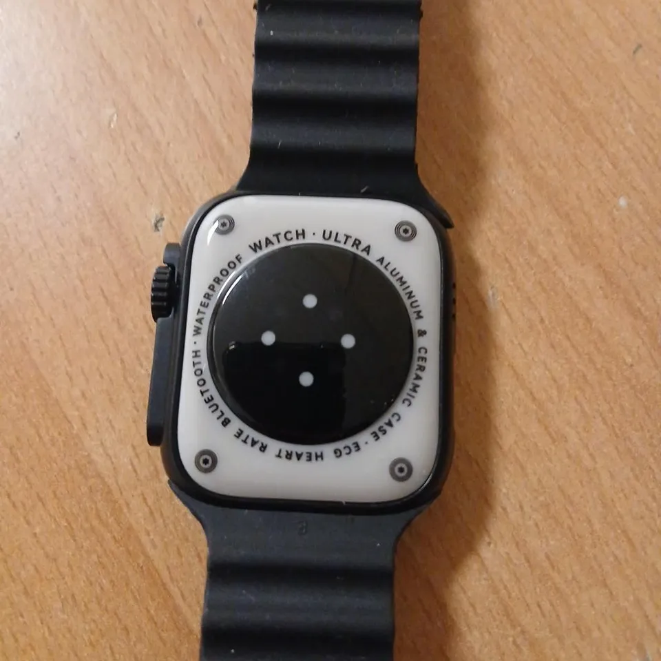 SQUARE-FACED SMARTWATCH WITH BLACK RUBBER STRAP