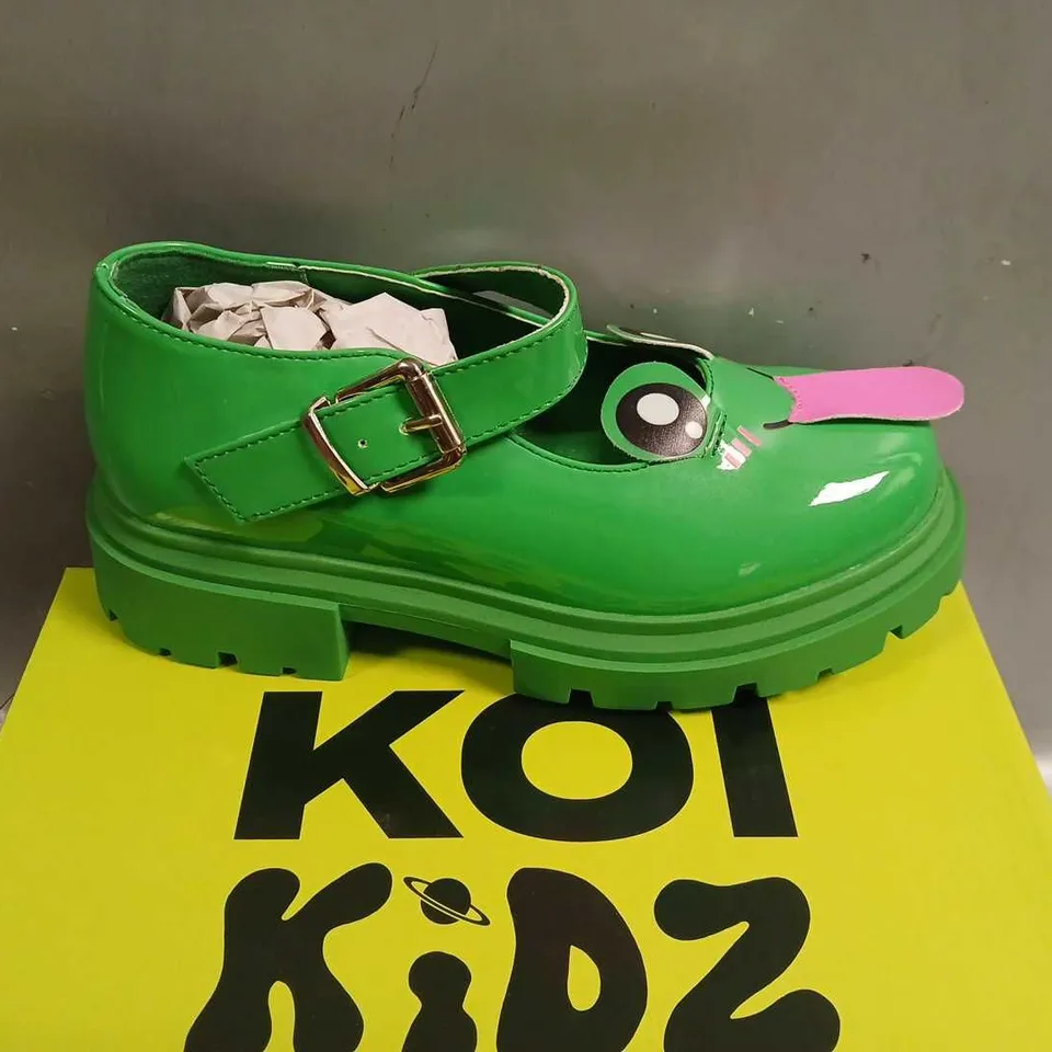 BOXED KOI IL TIRA CHEEKY FROG MARY JANES SIZE 2