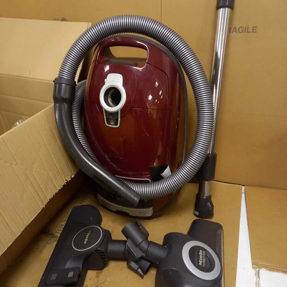 MIELE COMPLETE C3 PET VACUUM