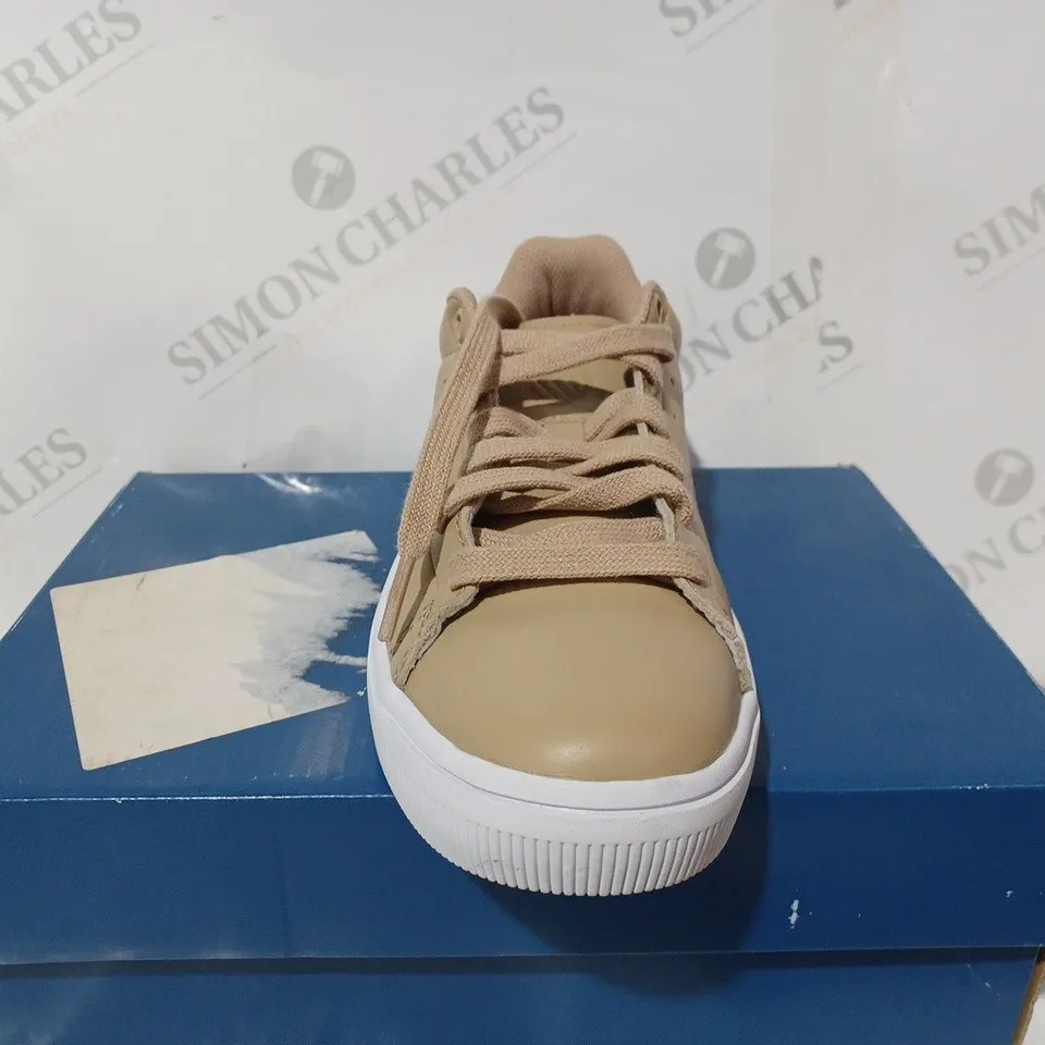 BOXED PAIR OF K-SWISS FRASCO LEATHER TRAINERS IN NOUGAT - 5