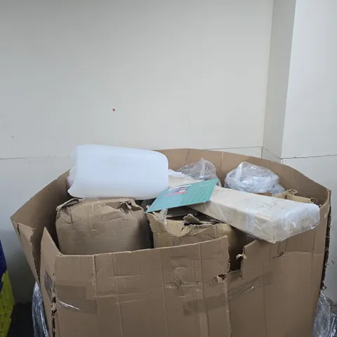 PALLET OF APPROXIMATELY 20 ASSORTED ITEMS TO INCLUDE DUVET, JERRY CAN, MARKSMAN CUTTING MAT A4 ETC