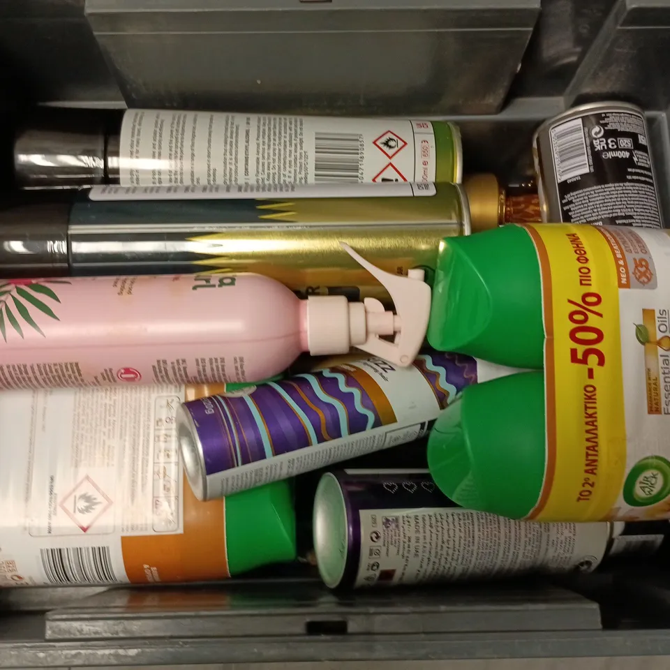 APPROXIMATELY 15 ASSORTED AEROSOLS TO INCLUDE 151 MULTIPURPOSE SPRAY PAINT, BATISTE DRY SHAMPOO, SOVEREIGN AIR SANITISER, ETC - COLLECTION ONLY