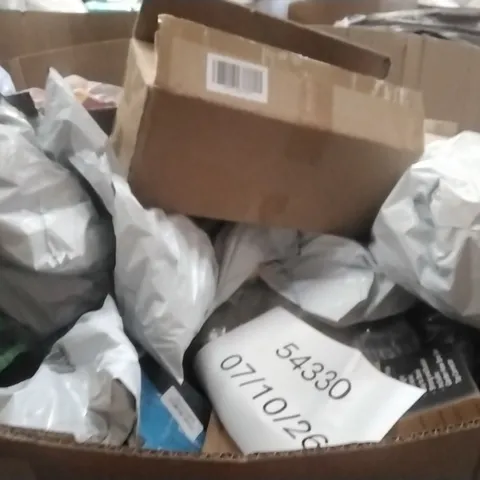 PALLET CONTAINING A LARGE QUANTITY OF HOSES