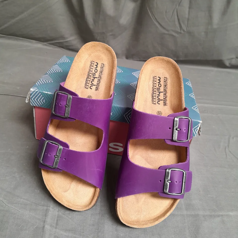 BOXED PAIR OF MOSHULU BAVRIA WAXY ROYAL PURPLE SANDALS SIZE UK 6.5