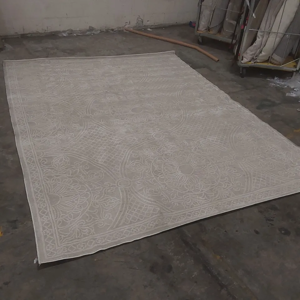 QUALITY DESIGNER AREA RUG - APPROXIMATELY 315 x 240cm
