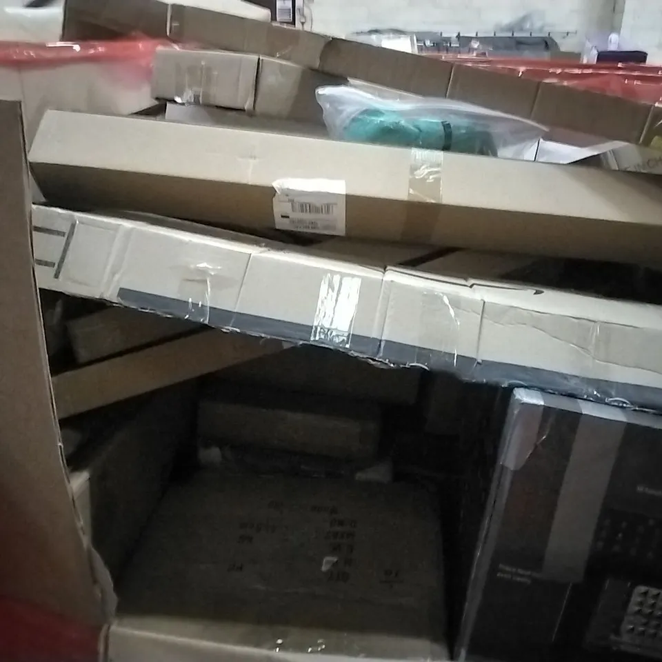 PALLET OF HOUSEHOLD ITEMS TO INCLUDE BREAD MAKER,MIRROR, KITCHWARE, LED CEILING LIGHT AND OTHER ASSORTED ITEMS...