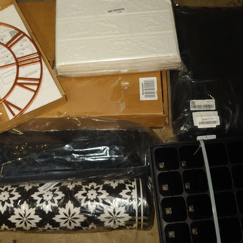 UNPROCESSED PALLET OF ASSORTED ITEMS TO INCLUDE WALL CLOCK, RUGS, WALL CLADDING AND BOXED COFFEE TABLE