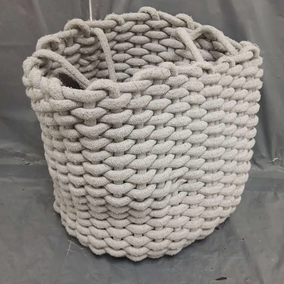 ROPE EFFECT STORAGE BIN IN GREY