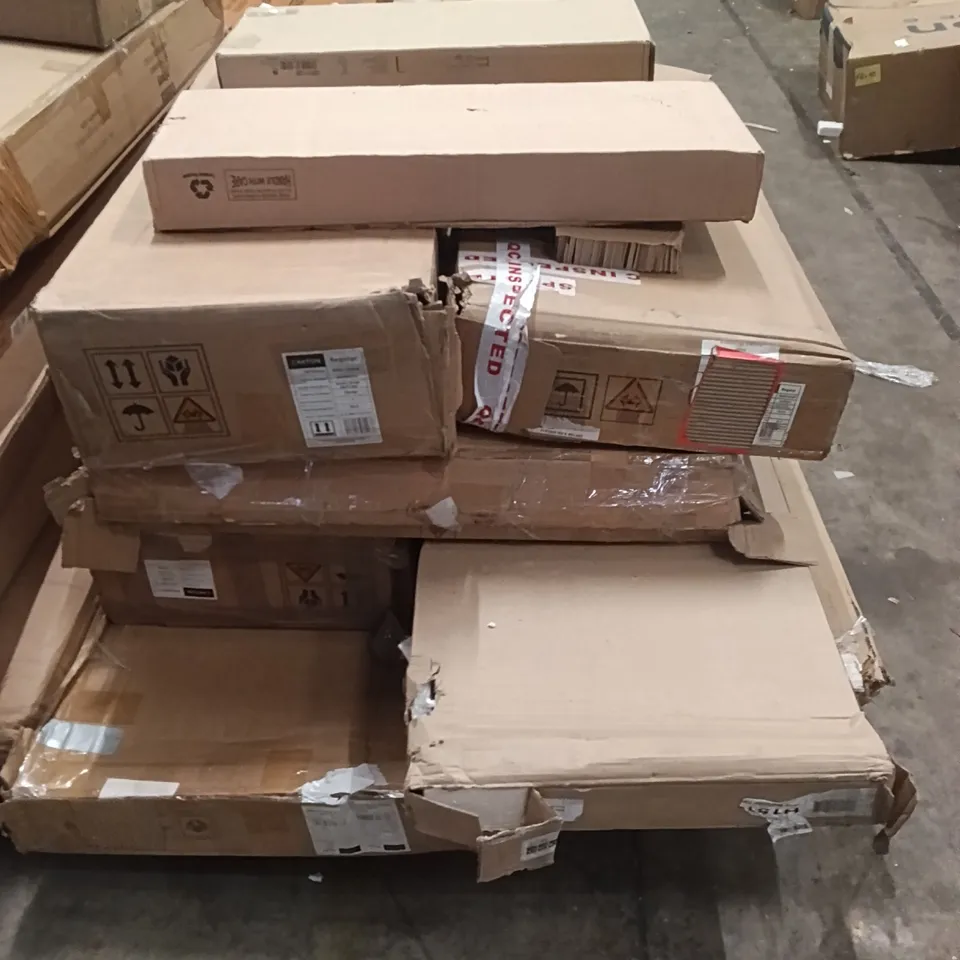 PALLET OF ASSORTED INCOMPLETE FURNITURE INCLUDING - STORAGE BENCH, SIDEBOARD, TRIPLE WARDROBE 
