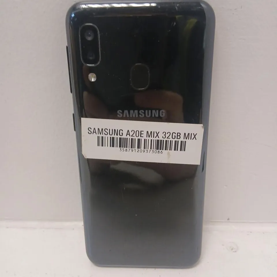SAMSUNG A20E MIX 32GB – BLACK