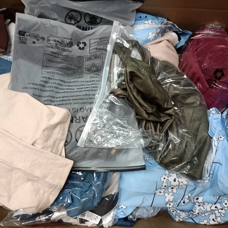 APPROXIMATELY 30 ASSORTED CLOTHING ITEMS IN VARIOUS SIZES, STYLES & COLOURS TO INCLUDE BRANDS SUCH AS BOOHOO MAN, BERSHKA, KAIIA STUDIO, ETC - COLLECTION ONLY