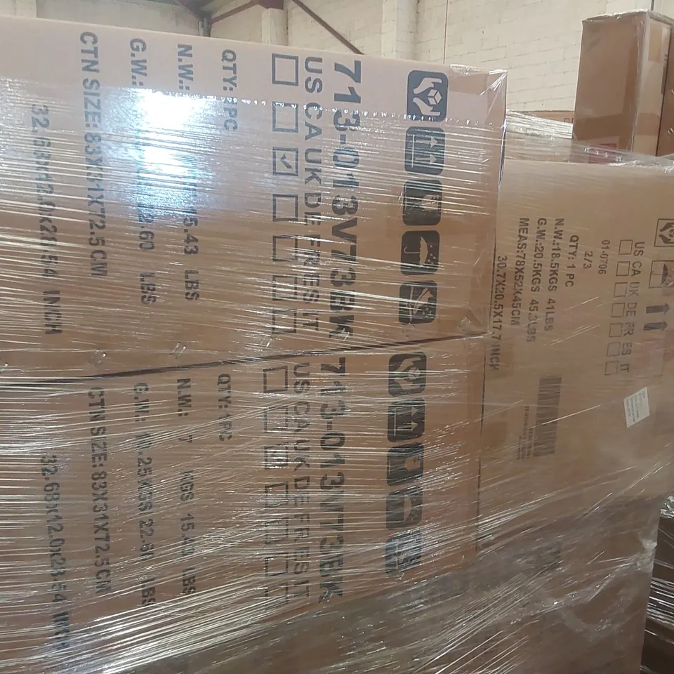 PALLET CONTAINING A VERY LARGE QUANTITY OF ASSORTED DESIGNER FURNITURE PARTS INCLUDING: RECLINER CHAIR PARTS ECT