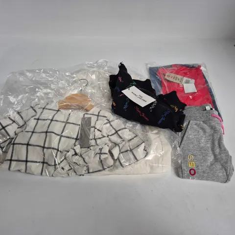 APPROXIMATELY 110 ASSORTED TODDLERS CLOTHING ITEMS IN VARIOUS SIZES, STYLES & COLOURS TO INCLUDE BRANDS SUCH AS LEVIS, MARC JACOBS, CALVIN KLEIN, ETC - COLLECTION ONLY