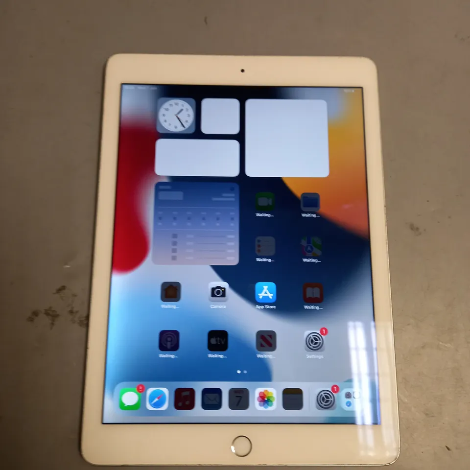 UNBOXED APPLE IPAD AIR 2 SILVER 32GB