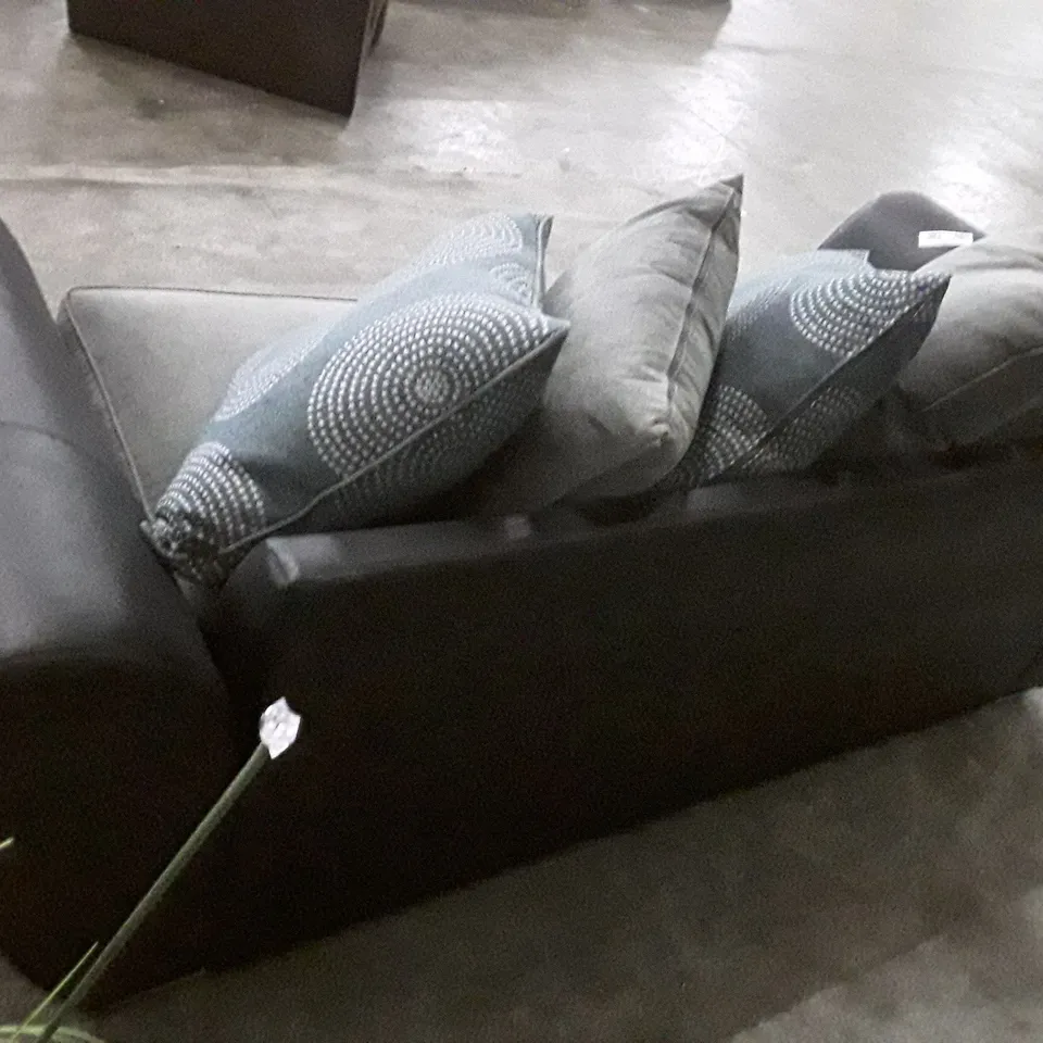 QUALITY DESIGNER 3 SEATER SOFA - GREY FABRIC/BLACK LEATHER