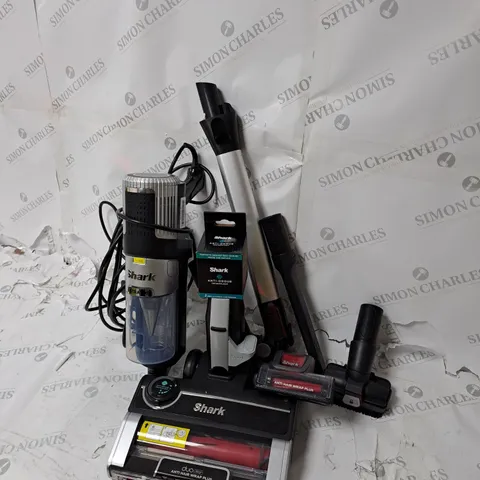 BOXED SHARK CORDED VACUUM