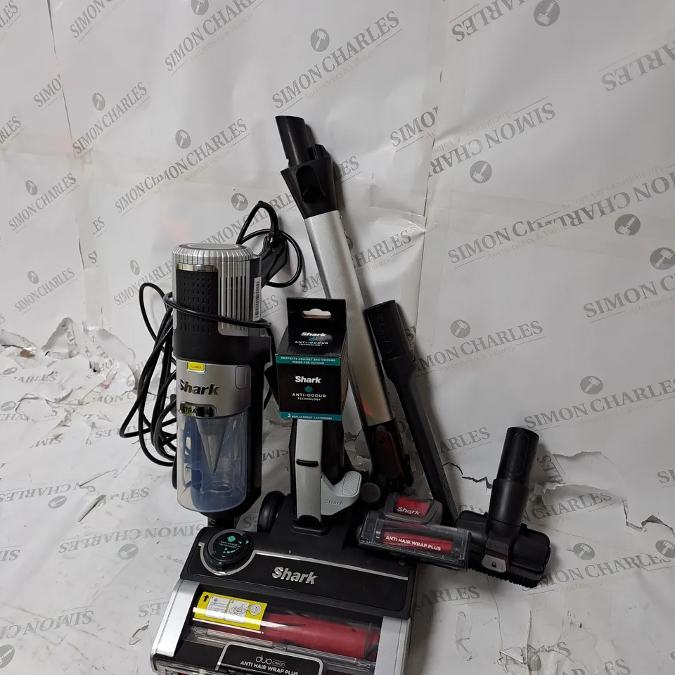 BOXED SHARK CORDED VACUUM 