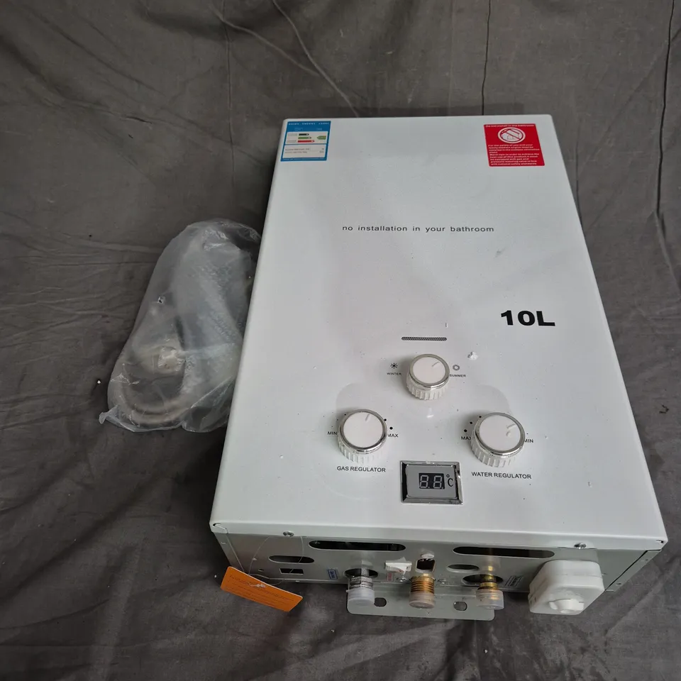 BOXED 10L WATER HEATER IN WHITE