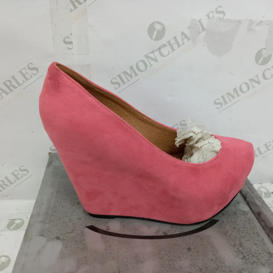 PINK SUEDE WEDGES SIZE 4