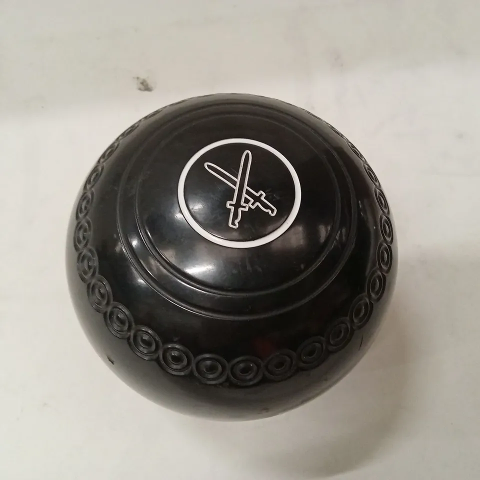 TAYLOR ELITE SIZE 4 H-Y93050 BOWLING BALL