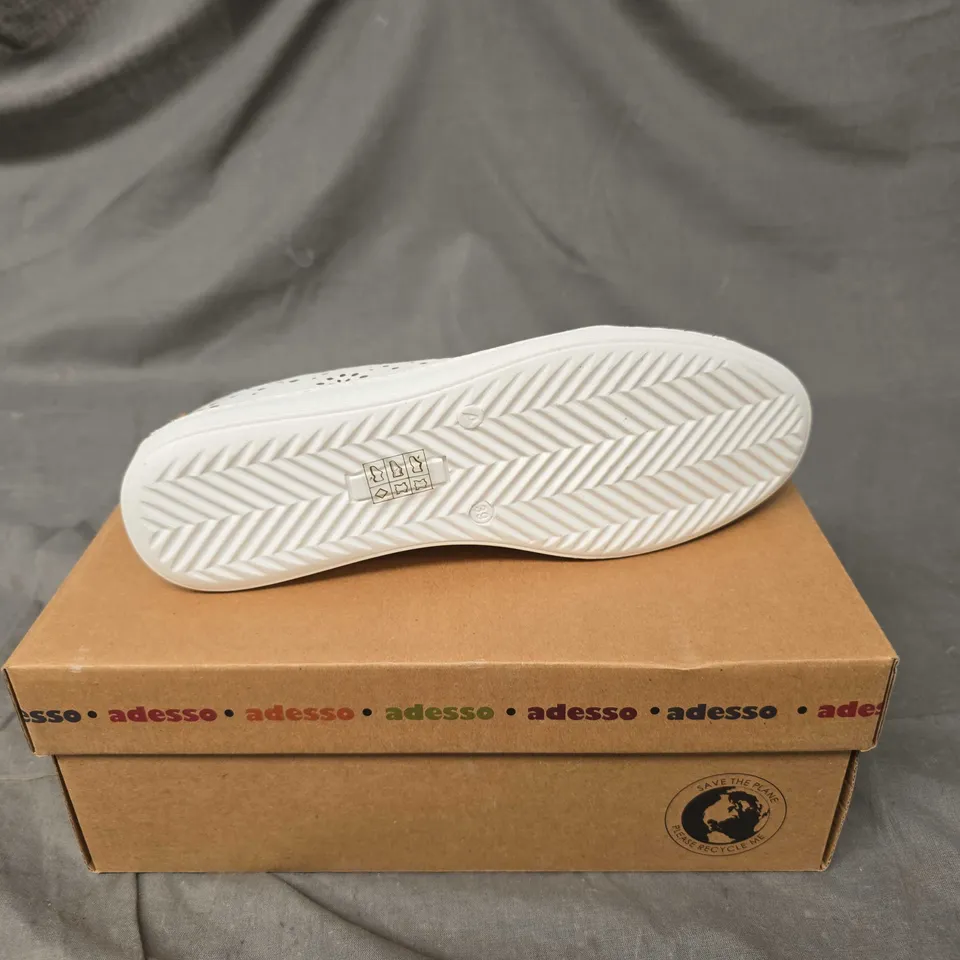 BOXED PAIR OF ADESSO FLORAL PINHOLE TRAINERS IN WHITE - 6