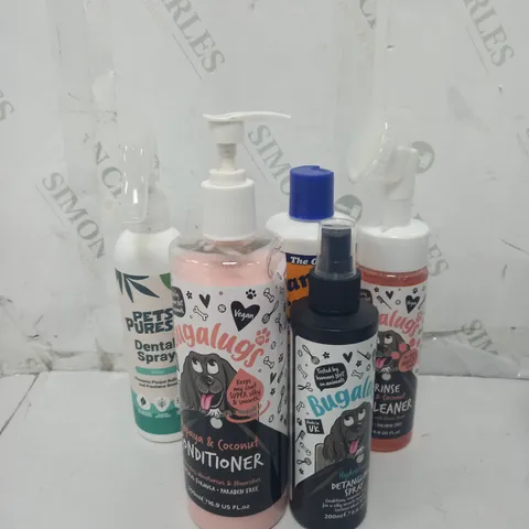 TOTE OF APPROX. 20 ASSORTED DOG ACCESSORIES TOO INCLUDE DENTAL SPRAY , CONDITIONER AND DETERRENT , ETC