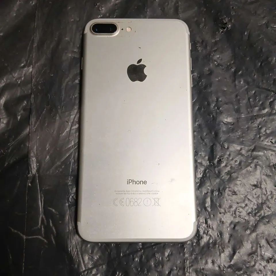 APPLE IPHONE A1784 SMARTPHONE – SILVER/WHITE