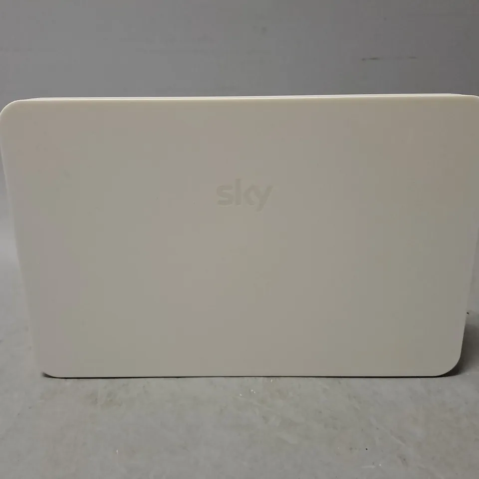 BOXED SKY BROADBAND WIFI MAX HUB SR213 DUAL BAND WI-FI 6 WIRELESS MODEM ROUTER