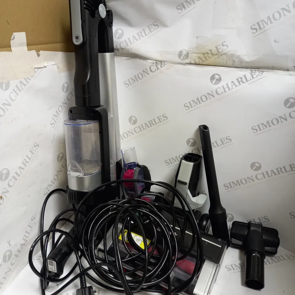 SHARK STRATOS ANTI HAIR WRAP PET PRO VACUUM CLEANER
