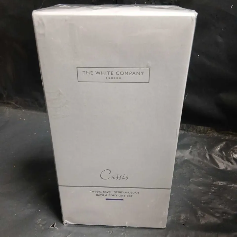BOXED AND SEALED THE WHITE COMPANY LONDON CASSIS BATH AND BODY GIFT SET 