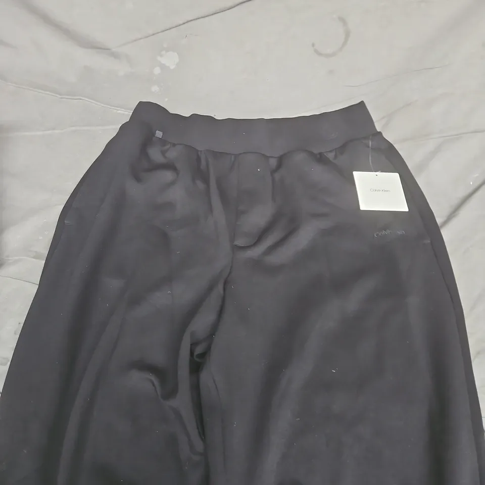 CALVIN KLEIN TRAVEL JOGGER – BLACK – SIZE L