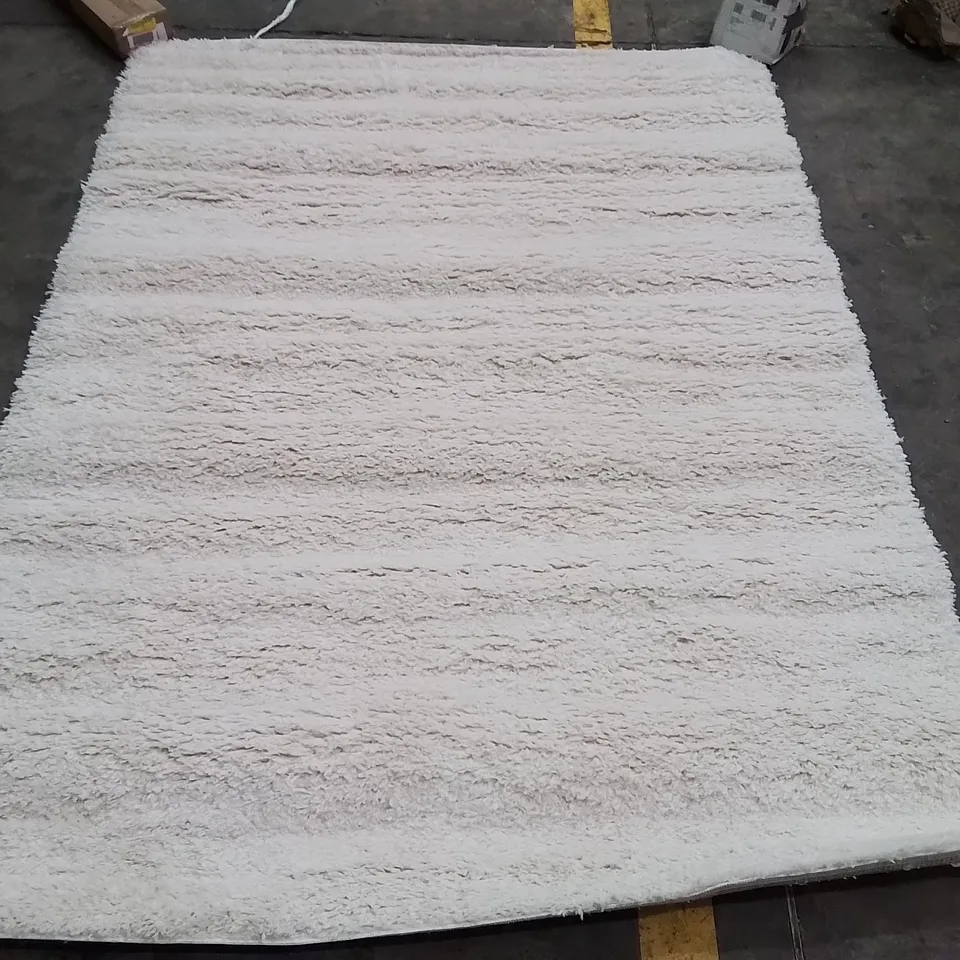 LAMASIII SHAGGY CREAM RUG APPROXIMATELY 160X230CM 