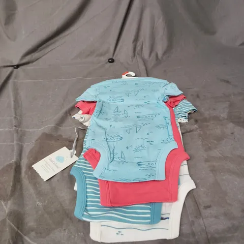 CLOUD ISLAND 4 PACK SHORT SLEEVE KIDS BODY SUITS AGE 6 - 9 MONTHS