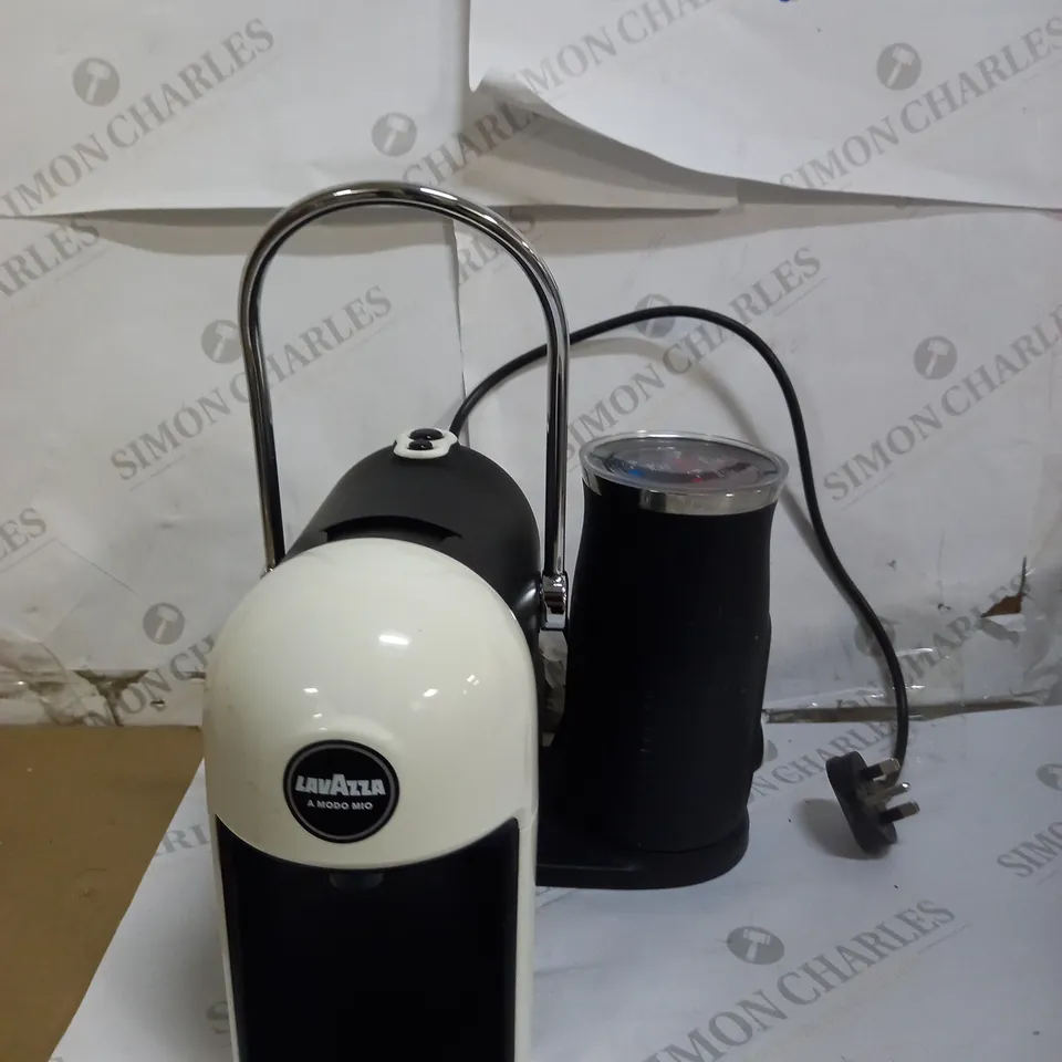LAVAZZA A MODO MIO JOLIE & MILK COFFEE MACHINE