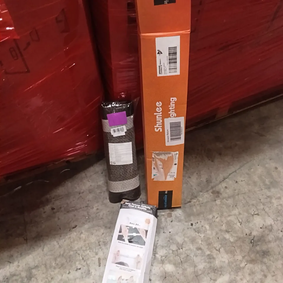 PALLET OF ASSORTED ITEMS INCLUDING  - PICTURE FRAME HANGER, SHUNLEE LED LIGHT, BATH MAT 