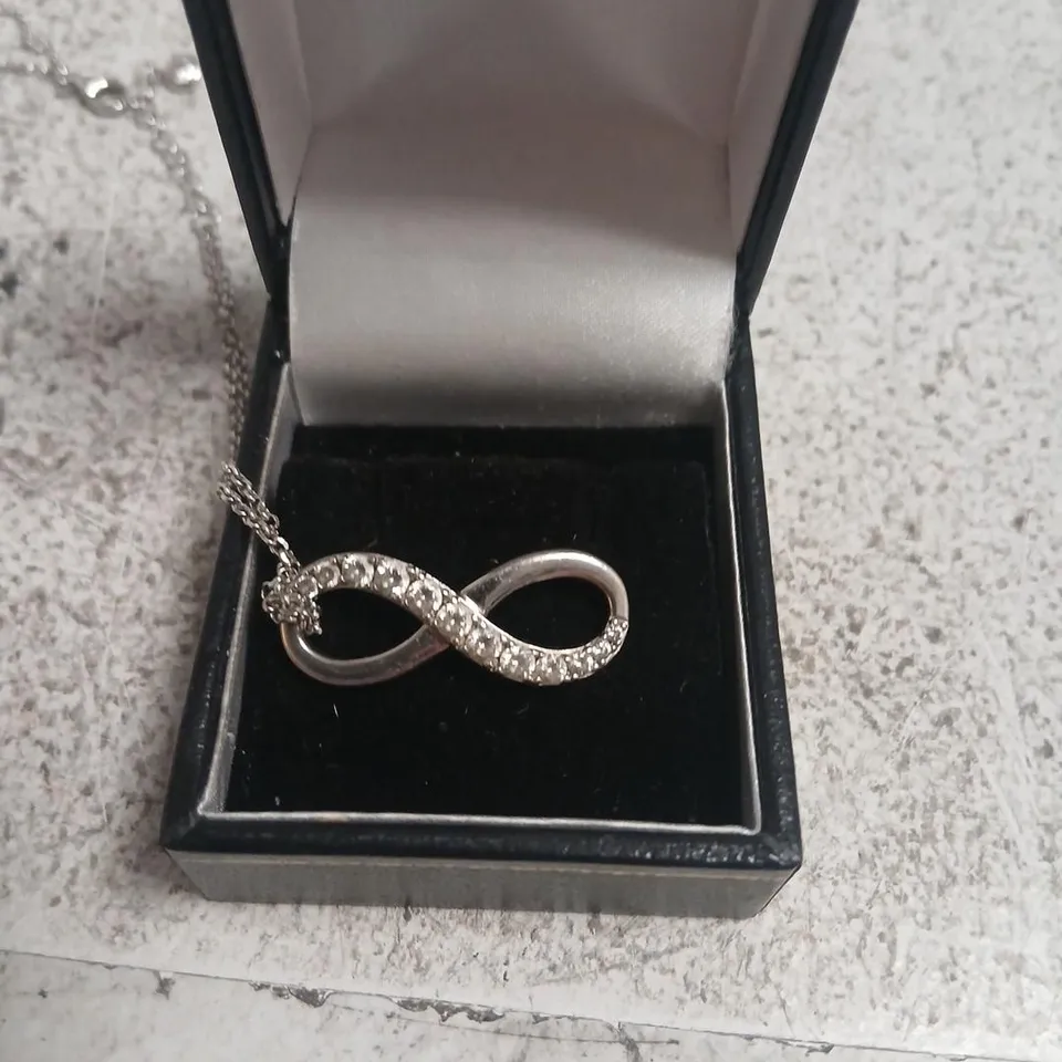 DIAMONIQUE DALE FRANKLIN INFINITY 18CM BRACELET STERLING SILVER 