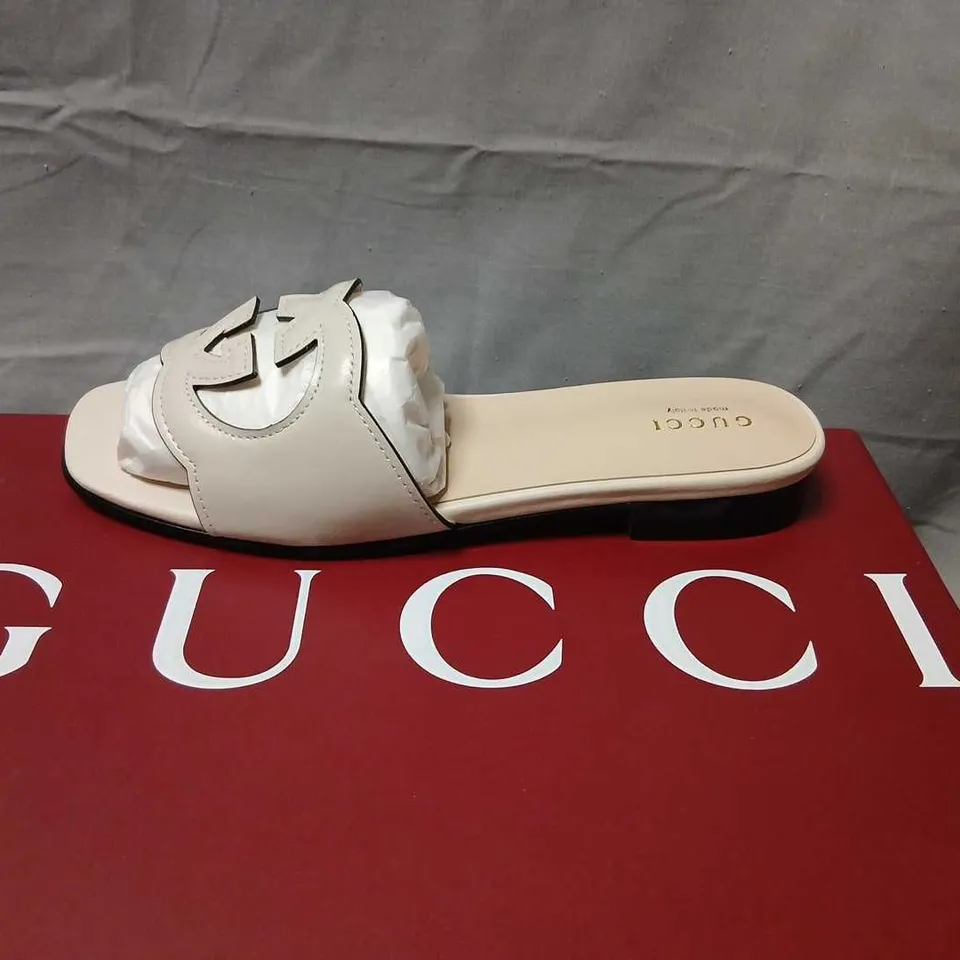 GUCCI LEATHER SLIDES – INTERLOCKING G LOGO – UK 4 (EU 37) – SAND