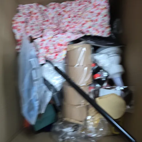LARGE BOX OF APPROX 12 ASSORTED HOUSEHOLD ITEMS