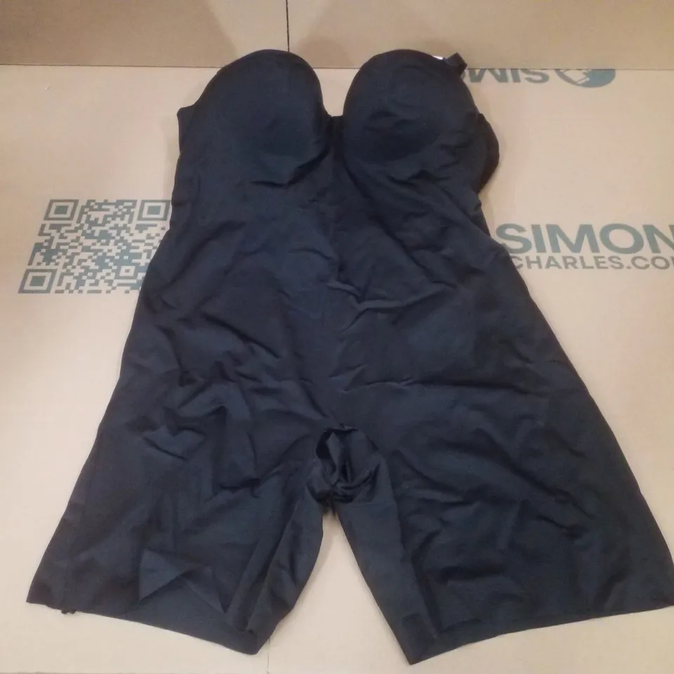 BOX CONTAINING APPROXIMATELY 15 BRAND NEW MAGISCULPT BLACK BODYSUITS - SIZE 40DD