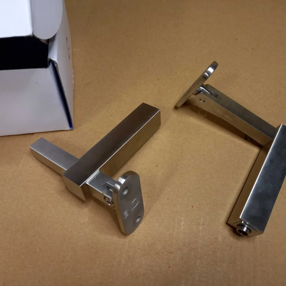 BOXED Q-RAILING HAND RAIL BRACKETS