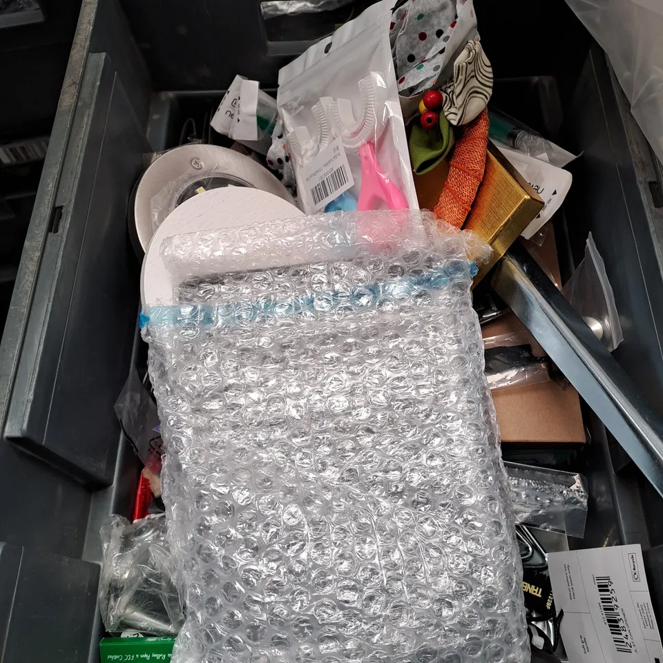 APPROXIMATELY 15 HOUSEHOLD ITEMS TO INCLUDE MIRACLE-GRO PLANT FOOD, AIR UP PODS AND COFFEE SPOONS