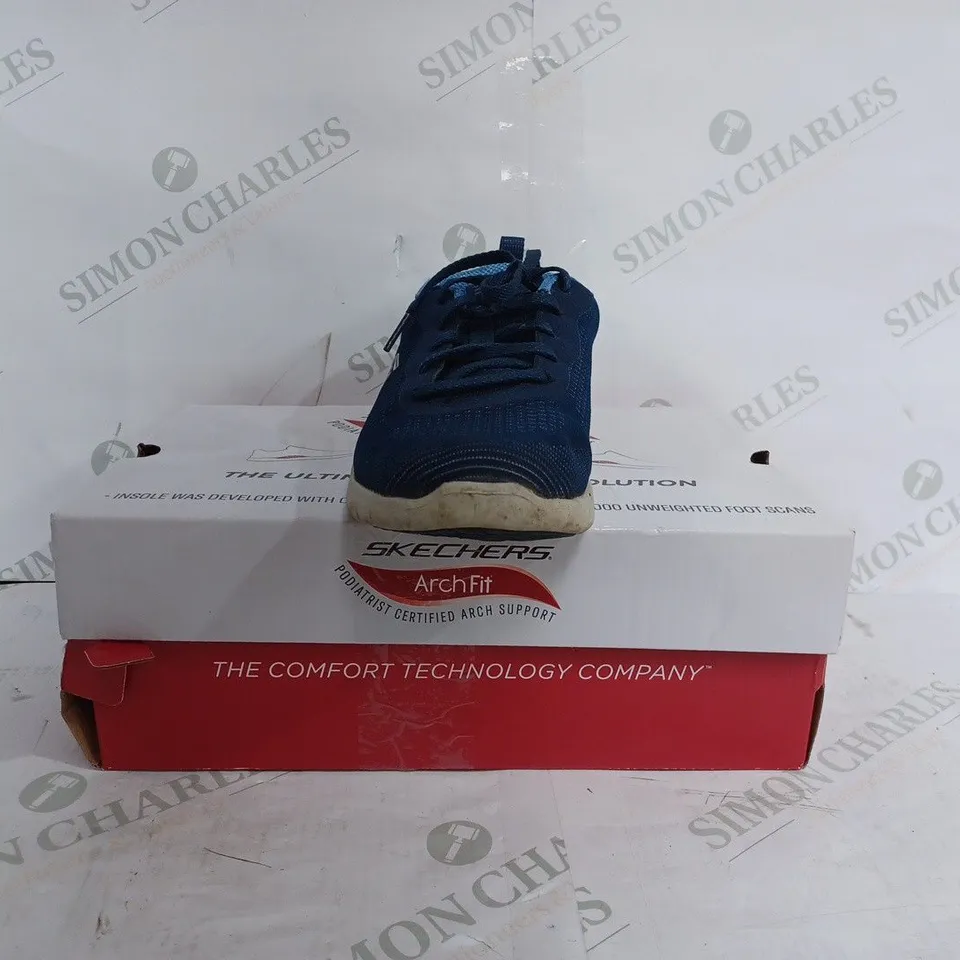 SKECHERS ARCH FIT REFINE TRAINER IN NAVY - UK 5 & HALF